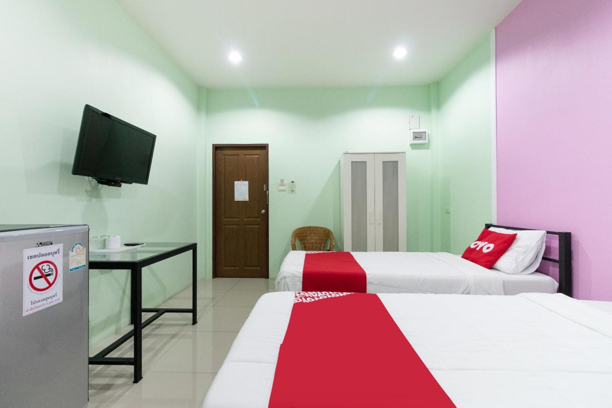 Oyo 1163 Eden Hostel Phuket Luaran gambar