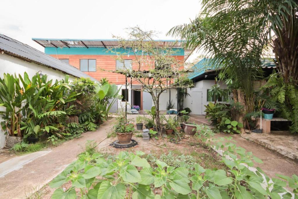 Oyo 1163 Eden Hostel Phuket Luaran gambar