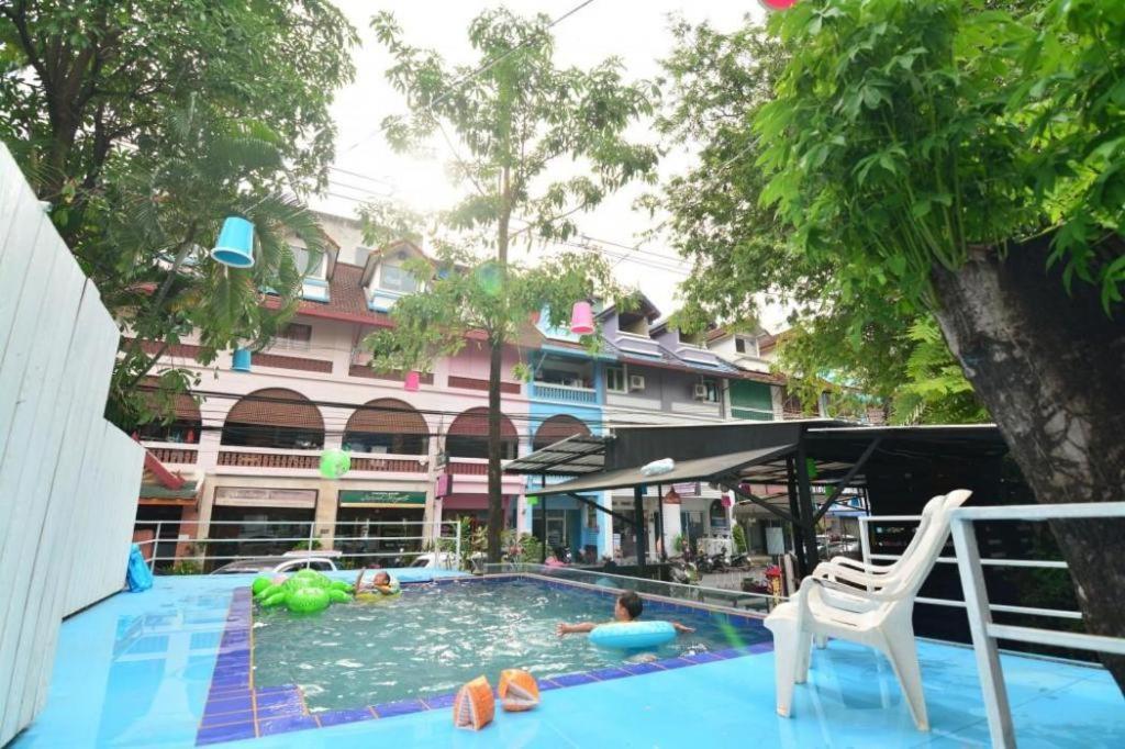 Oyo 1163 Eden Hostel Phuket Luaran gambar