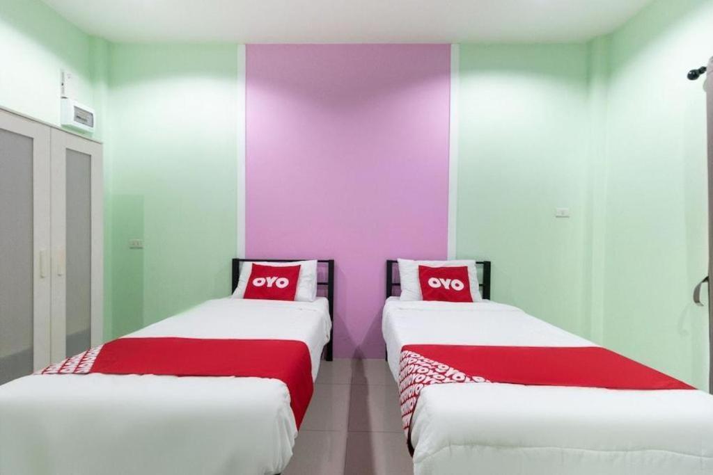Oyo 1163 Eden Hostel Phuket Luaran gambar