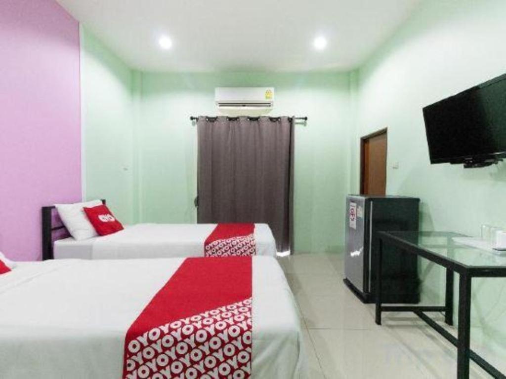 Oyo 1163 Eden Hostel Phuket Luaran gambar