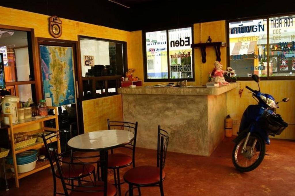 Oyo 1163 Eden Hostel Phuket Luaran gambar