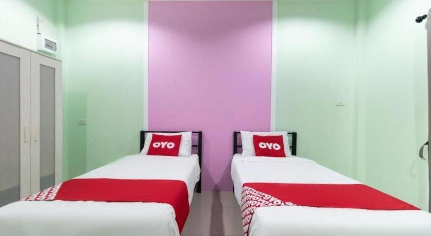 Oyo 1163 Eden Hostel Phuket Luaran gambar