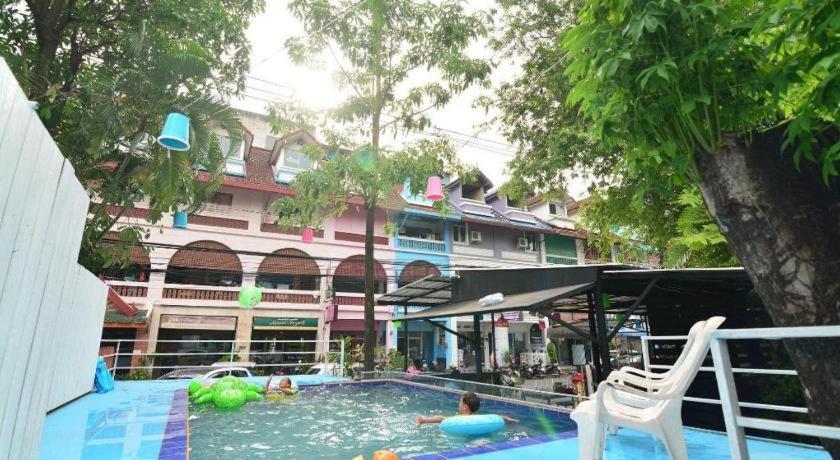 Oyo 1163 Eden Hostel Phuket Luaran gambar