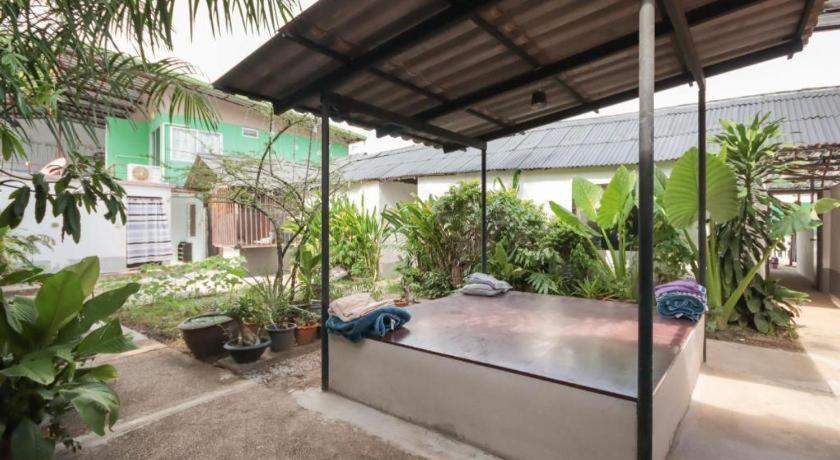 Oyo 1163 Eden Hostel Phuket Luaran gambar