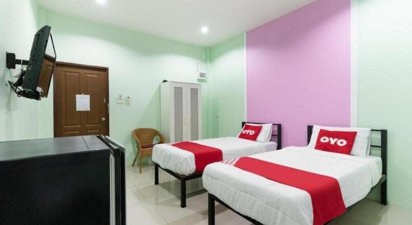 Oyo 1163 Eden Hostel Phuket Luaran gambar
