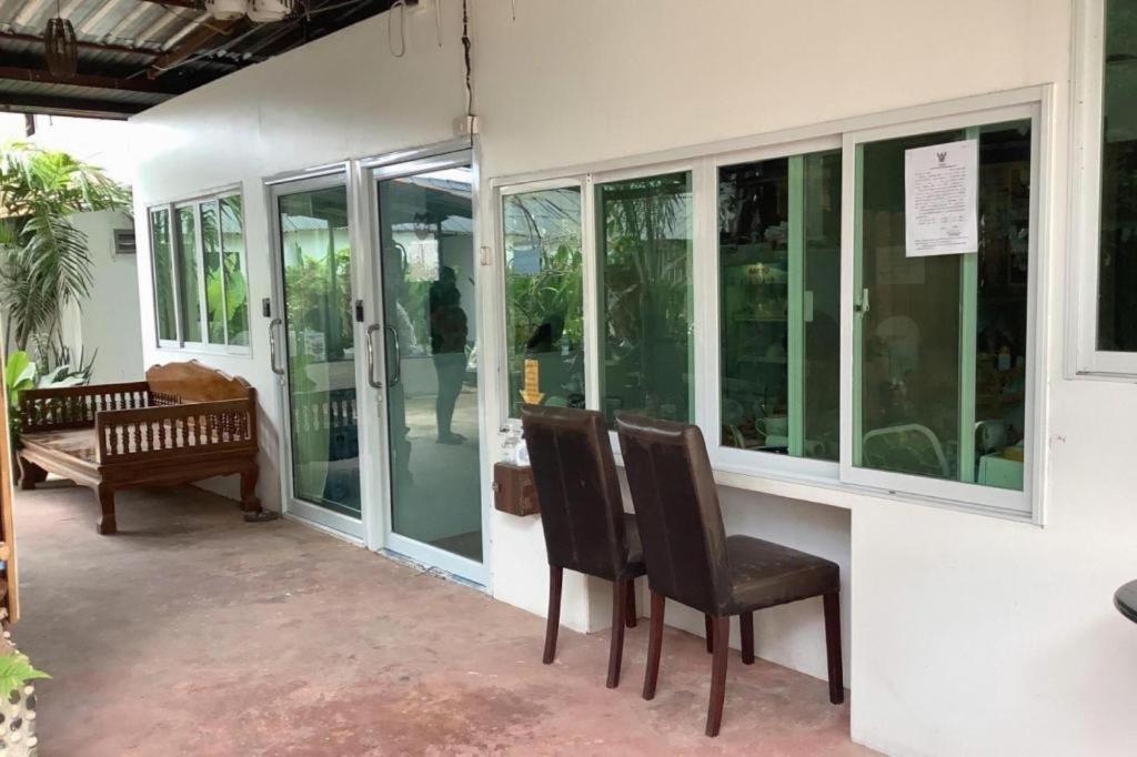 Oyo 1163 Eden Hostel Phuket Luaran gambar
